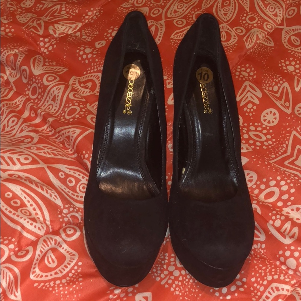 (Size 10) shoedazzle black wedged heels